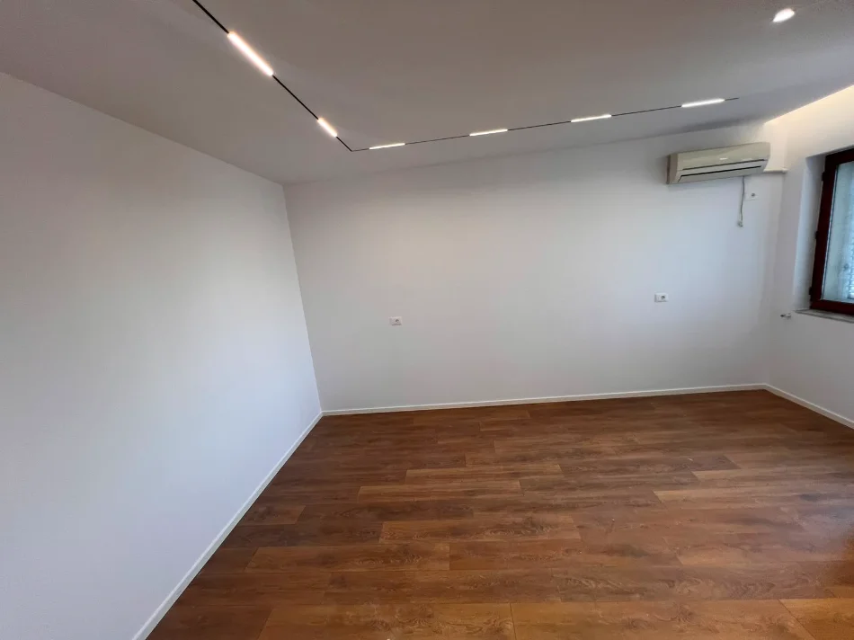 Tirane, shitet apartament 1+1 Kati 5, 86 m² 198.000 € (Ish Nisharaku)