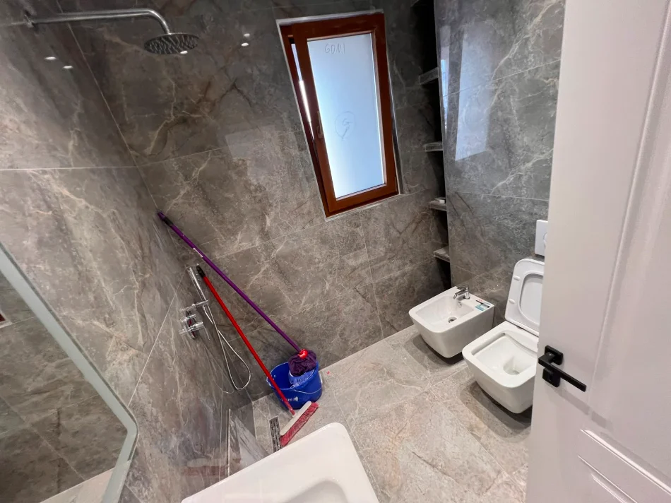 Tirane, shitet apartament 1+1 Kati 5, 86 m² 198.000 € (Ish Nisharaku)