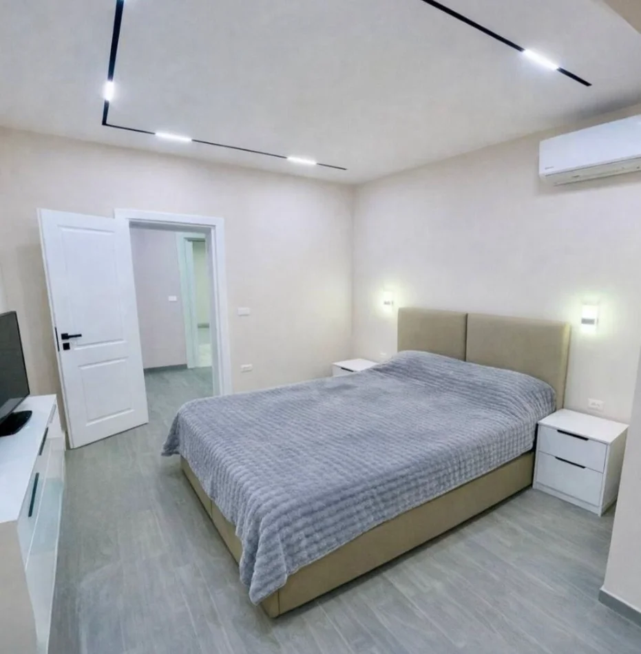Tirane, jepet me qera apartament 1+1 Kati 1, 60 m² 650 € (Rruga e Elbasanit)