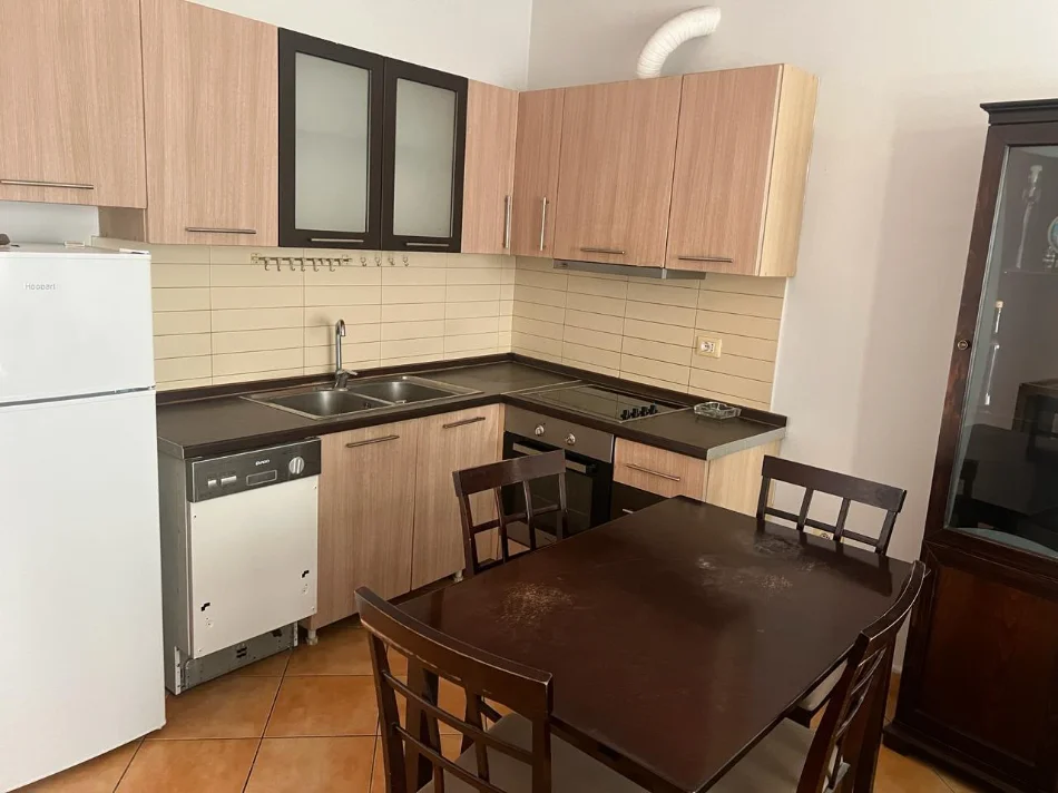 Tirane, jepet me qera apartament 1+1+Ballkon Kati 6, 68 m² 400 € (Astir)