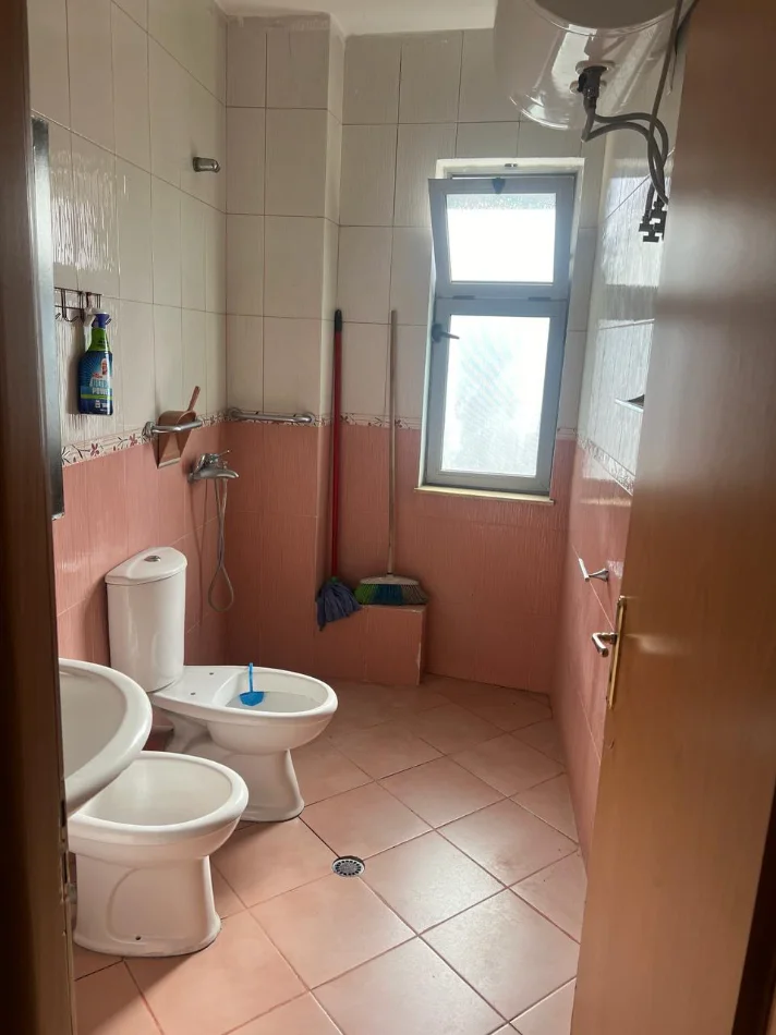 Tirane, jepet me qera apartament 1+1+Ballkon Kati 6, 68 m² 400 € (Astir)