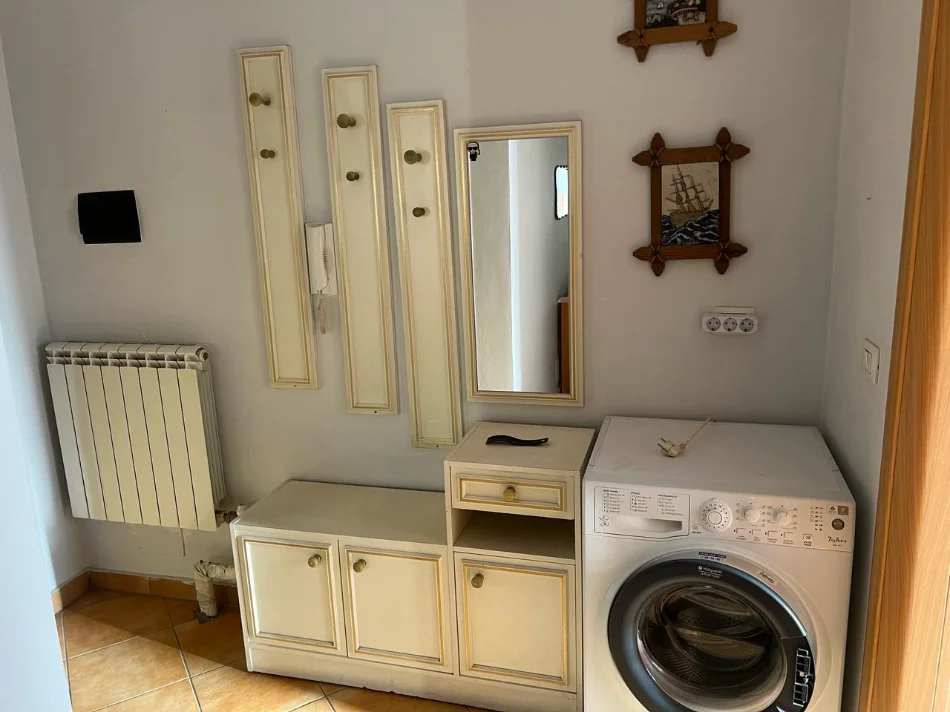Tirane, jepet me qera apartament 1+1+Ballkon Kati 6, 68 m² 400 € (Astir)