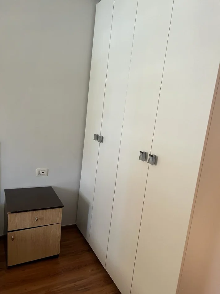 Tirane, jepet me qera apartament 1+1+Ballkon Kati 6, 68 m² 400 € (Astir)