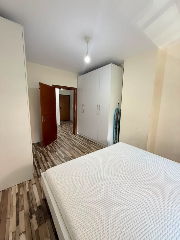 Tirane, shitet apartament 2+1+Ballkon Kati 3, 111 m² 265.000 € (Komuna e Parisit)