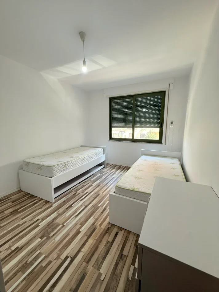 Tirane, shitet apartament 2+1+Ballkon Kati 3, 111 m² 265.000 € (Komuna e Parisit)
