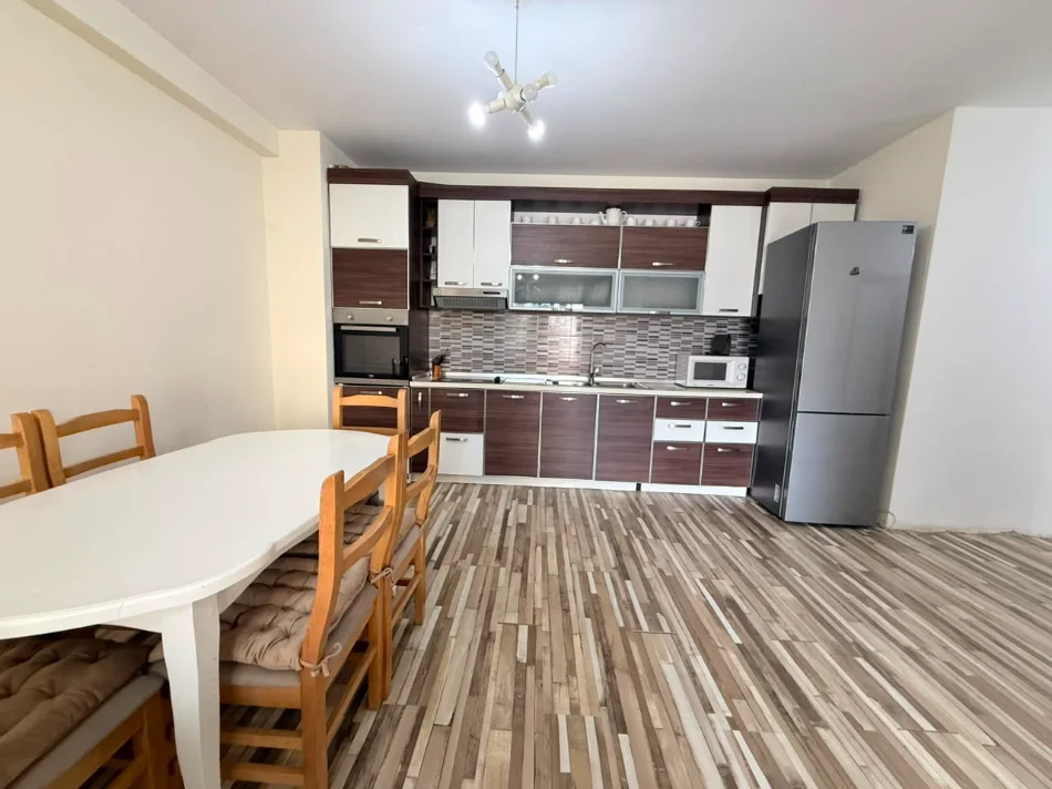 Tirane, shitet apartament 2+1+Ballkon Kati 3, 111 m² 265.000 € (Komuna e Parisit)