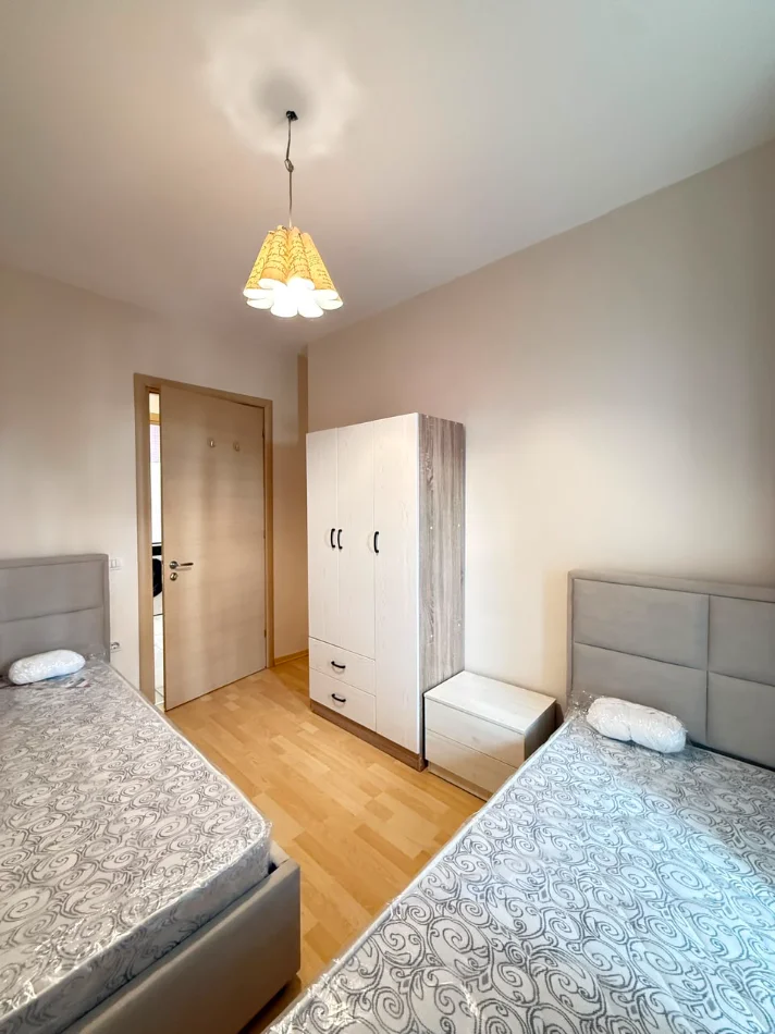 Tirane, jepet me qera apartament 2+1+Ballkon Kati 2, 90 m² 720 € (21 Dhjetori)