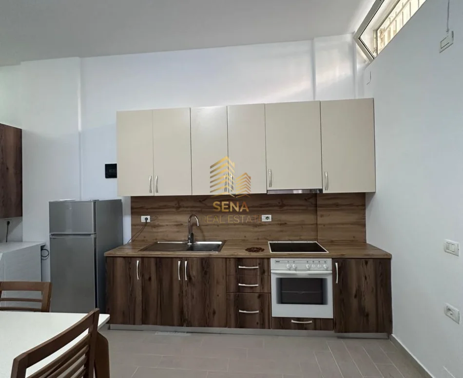 Tirane, jepet me qera apartament 1+1 Kati 0, 50 m² 450 € (5 Maji)