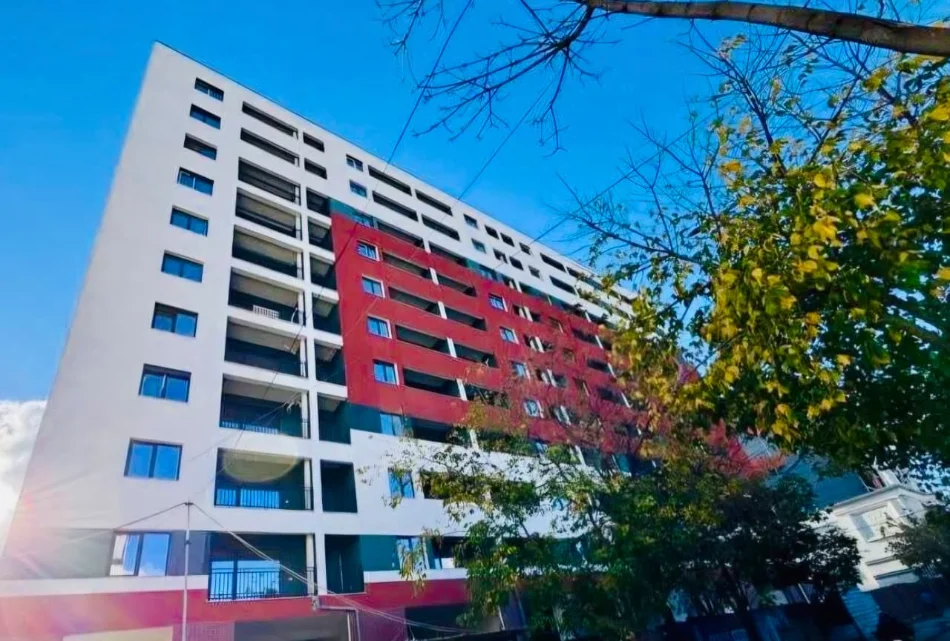 Tirane, shitet lokal Kati 0, 53 m² 182.945 € (kinostudio , porcelan)