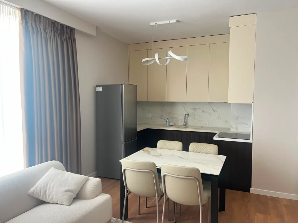 Tirane, jepet me qera nga Pronari, pa-komision apartament 1+1+Ballkon Kati 3, 72 m² 650 € (Prane SPAK)