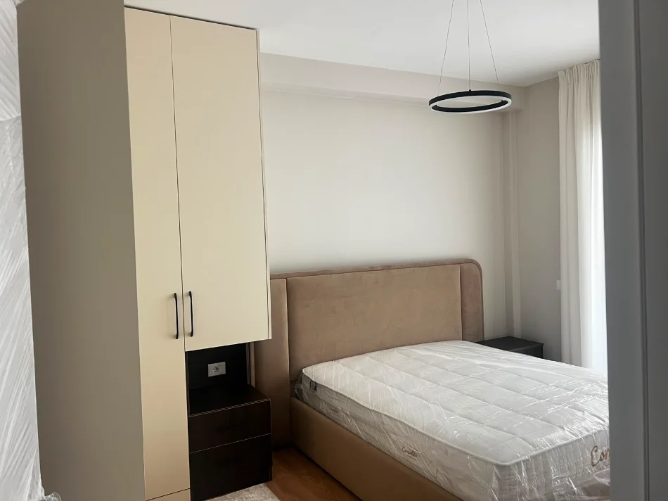 Tirane, jepet me qera nga Pronari, pa-komision apartament 1+1+Ballkon Kati 3, 72 m² 650 € (Prane SPAK)