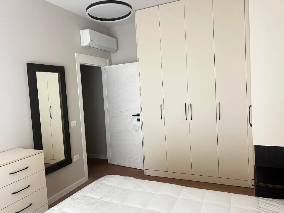 Tirane, jepet me qera nga Pronari, pa-komision apartament 1+1+Ballkon Kati 3, 72 m² 650 € (Prane SPAK)