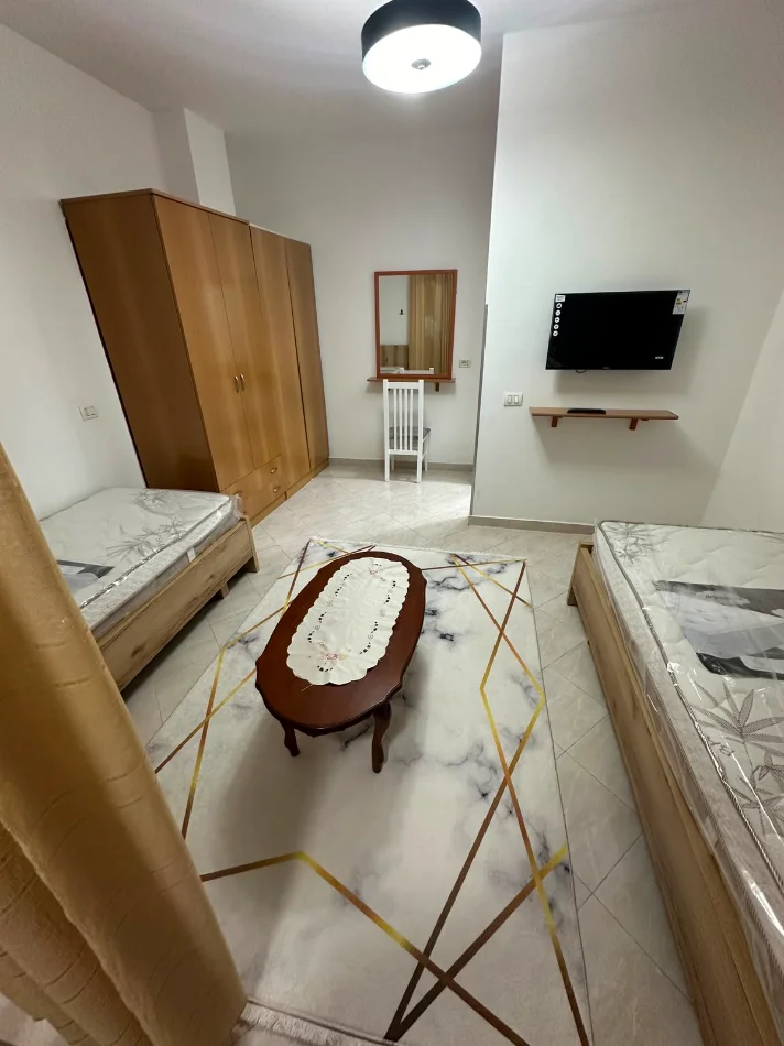 Tirane, jepet me qera garsonier Studio Kati 1, 30 m² 350 € (Rruga Pal Hasi)
