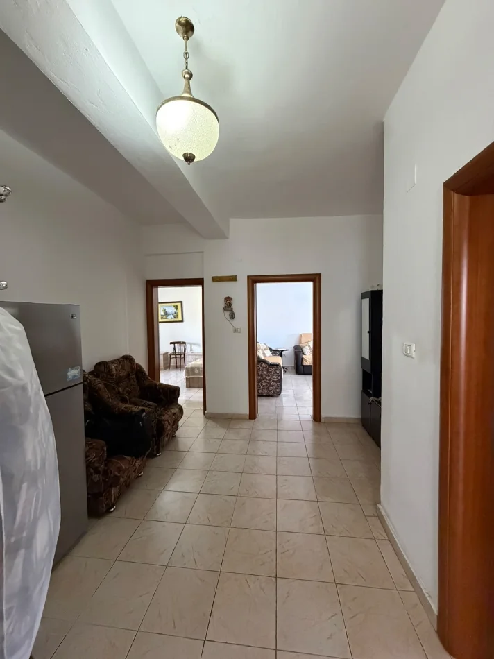 Durres, jepet me qera apartament 2+1+Ballkon Kati 3, 85 m² 300 € (Lagjia 18)