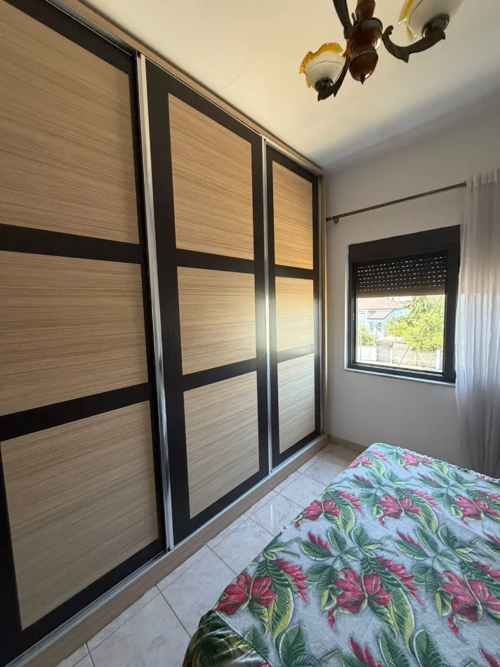 Durres, jepet me qera apartament 2+1+Ballkon Kati 3, 85 m² 300 € (Lagjia 18)