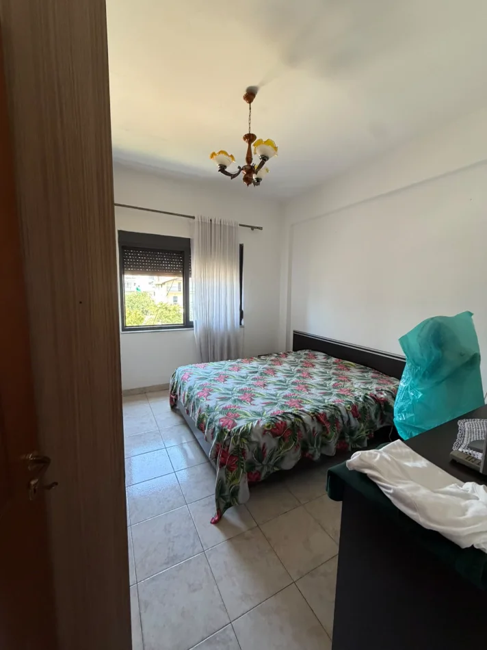 Durres, jepet me qera apartament 2+1+Ballkon Kati 3, 85 m² 300 € (Lagjia 18)