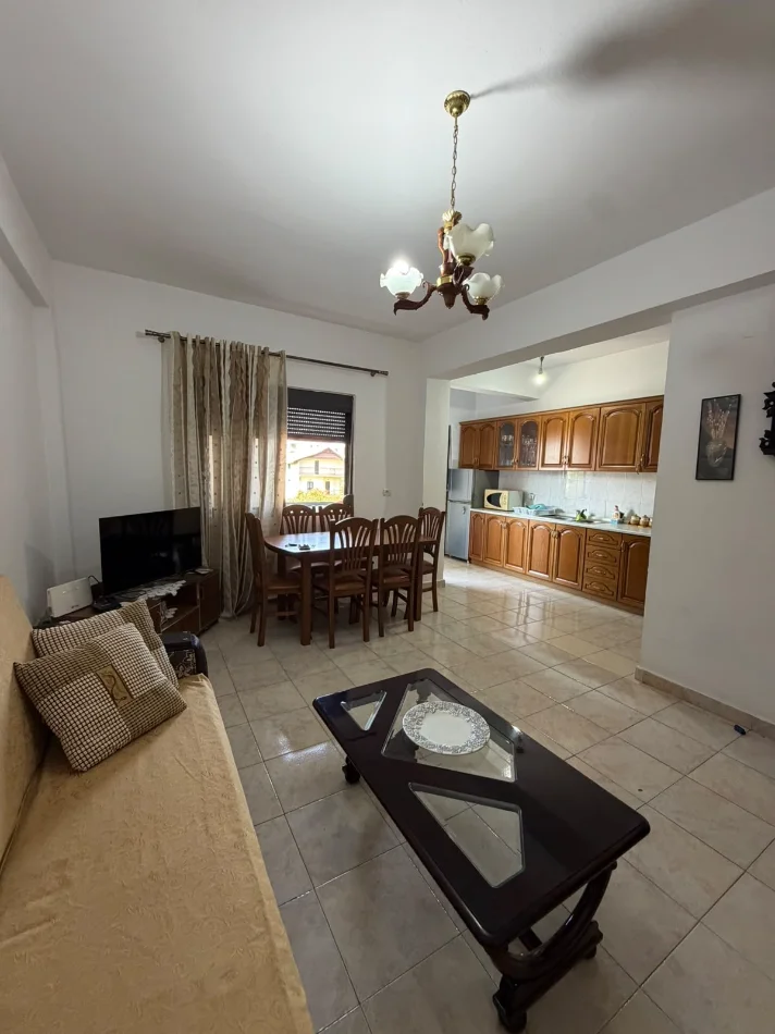 Durres, jepet me qera apartament 2+1+Ballkon Kati 3, 85 m² 300 € (Lagjia 18)