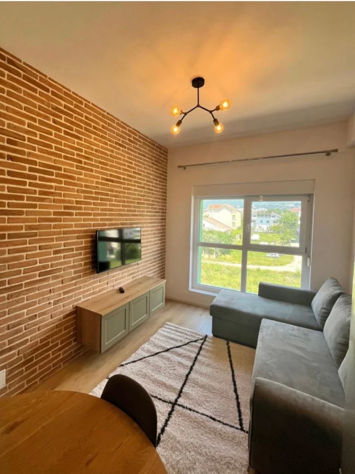 Tirane, jepet me qera apartament 1+1 Kati 4, 60 m² 450 € (Kompleksi Kadiu)