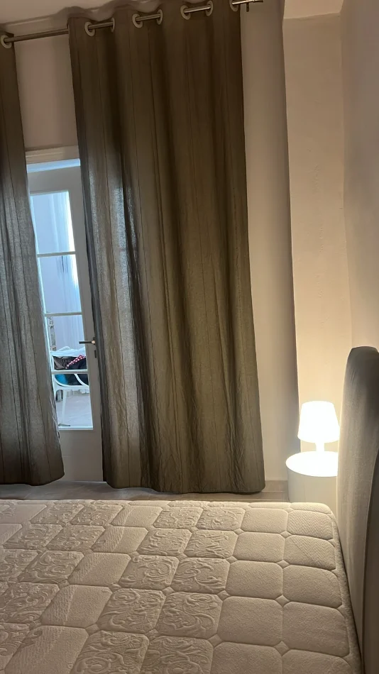 Tirane, jepet me qera apartament 1+1 Kati 1, 75 m² 550 € (Vasil Shanto, shkolla Besnik Sykja)