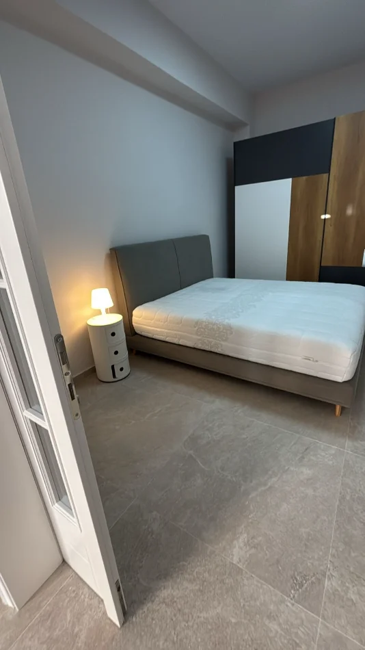 Tirane, jepet me qera apartament 1+1 Kati 1, 75 m² 550 € (Vasil Shanto, shkolla Besnik Sykja)
