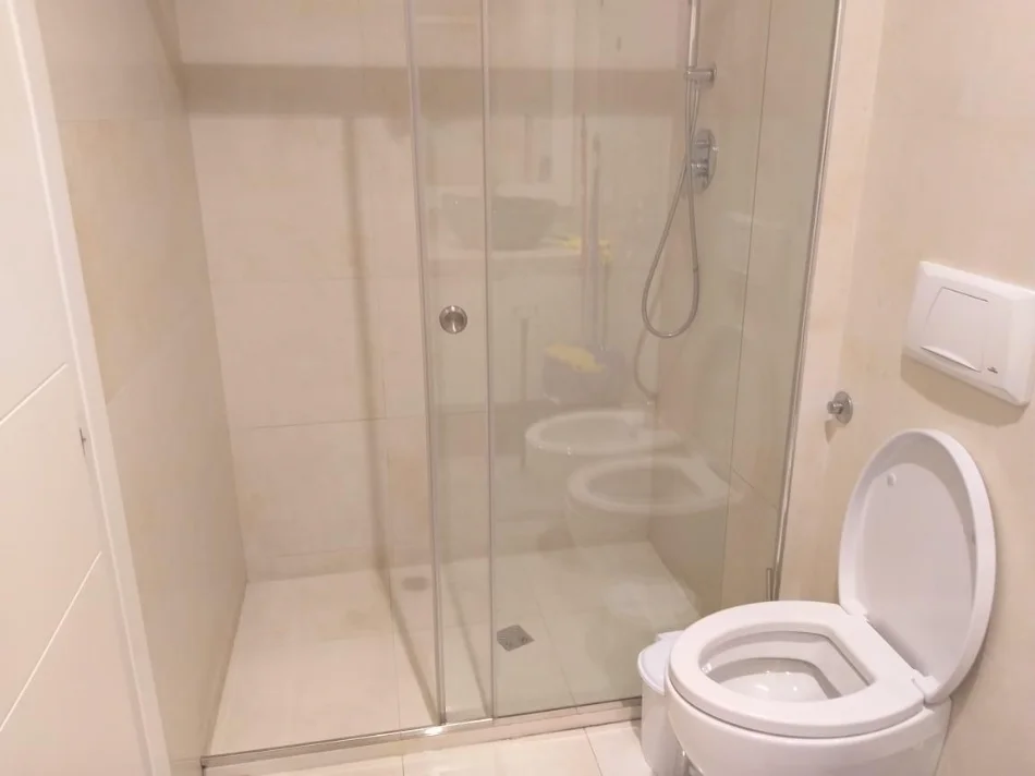Tirane, jepet me qera apartament 1+1 Kati 3, 79 m² 900 € (Bllok, Bar Tribeca)
