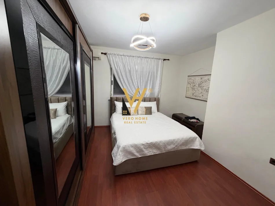 Tirane, jepet me qera apartament 1+1+Ballkon Kati 4, 55 m² 470 € (ALI DEMI)