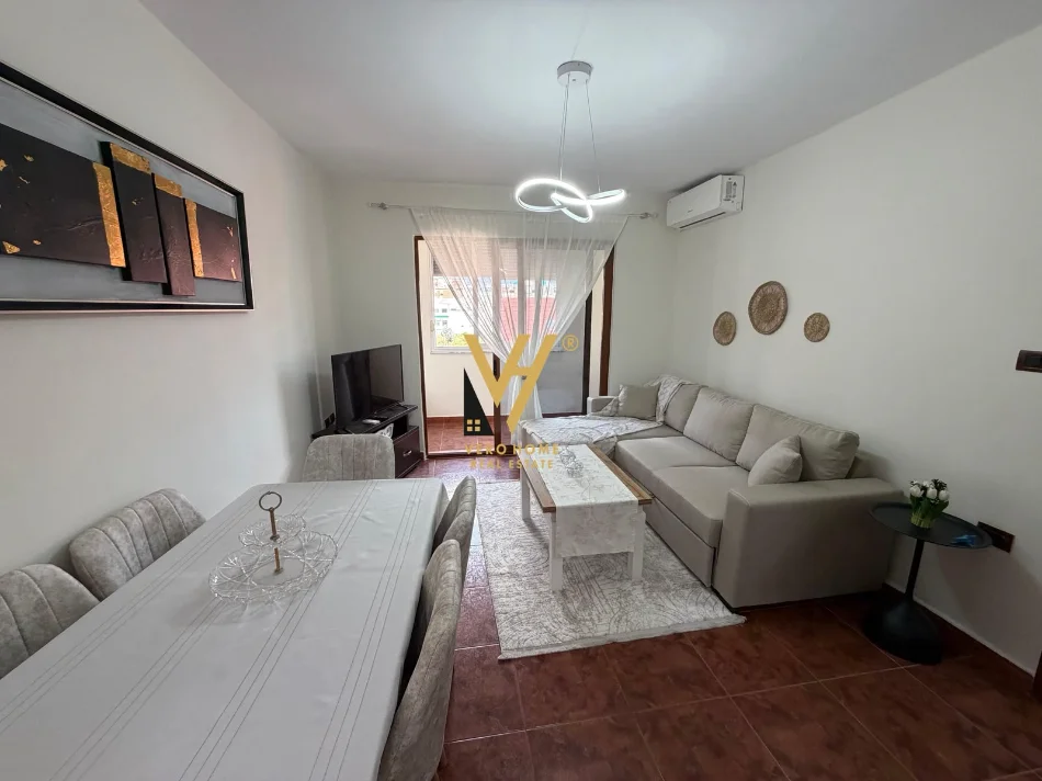 Tirane, jepet me qera apartament 1+1+Ballkon Kati 4, 55 m² 470 € (ALI DEMI)