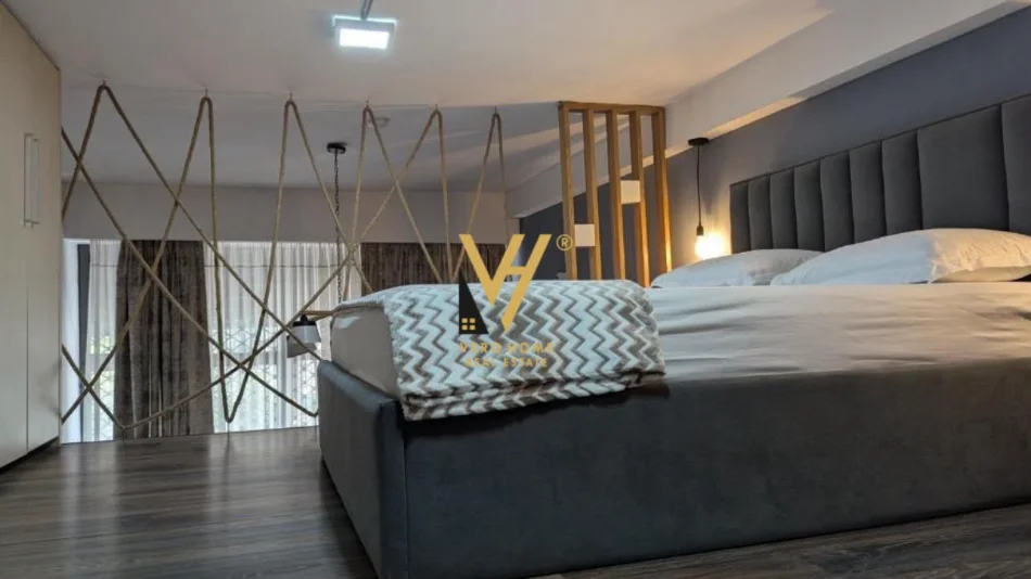 Tirane, jepet me qera apartament duplex 1+1+Ballkon Kati 1, 50 m² 420 € (5 MAJI)