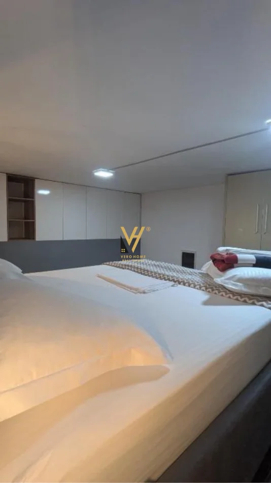Tirane, jepet me qera apartament duplex 1+1+Ballkon Kati 1, 50 m² 420 € (5 MAJI)