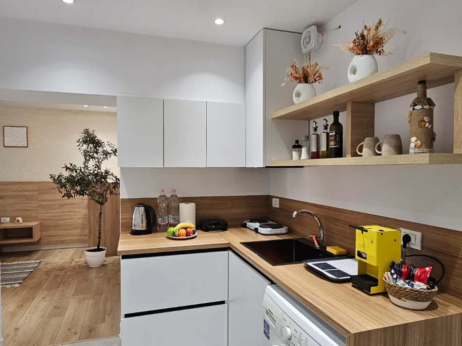 Tirane, jepet me qera garsonier Studio Kati 2, 40 m² 600 € (Rruga e Durresit, siper Mullirit te vjeter)