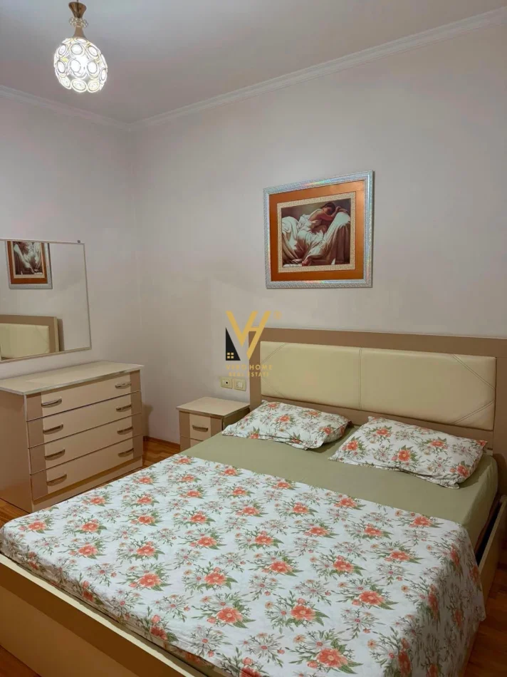 Tirane, jepet me qera apartament 1+1+Ballkon Kati 3, 65 m² 520 € (5 MAJI)