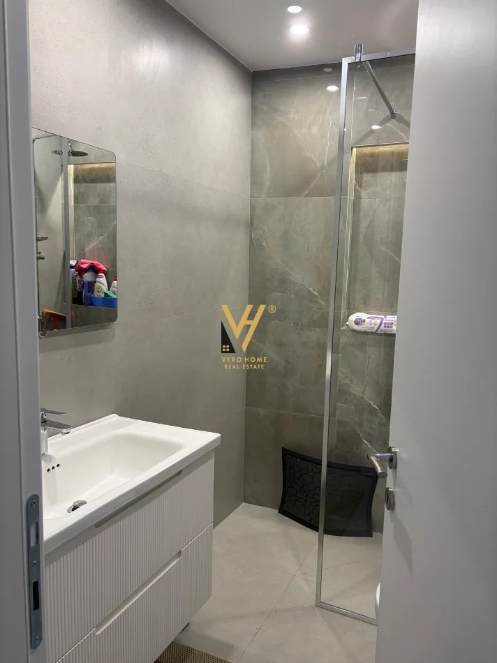 Tirane, jepet me qera zyre Kati 2, 60 m² 770 € (MYSLYM SHYRI)