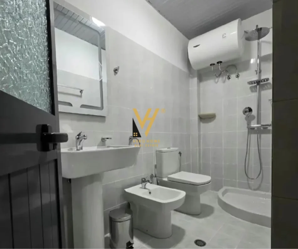Tirane, jepet me qera apartament 1+1+Ballkon Kati 0, 70 m² 720 € (VASIL SHANTO)
