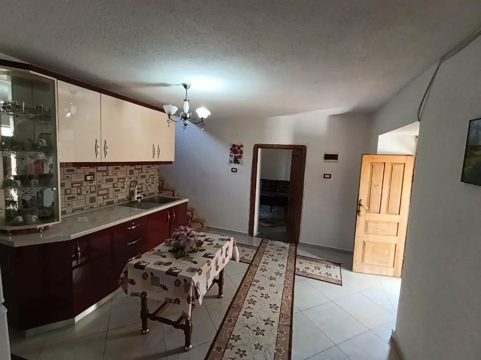Pogradec, shitet apartament duplex 4+1+Aneks+Ballkon , 