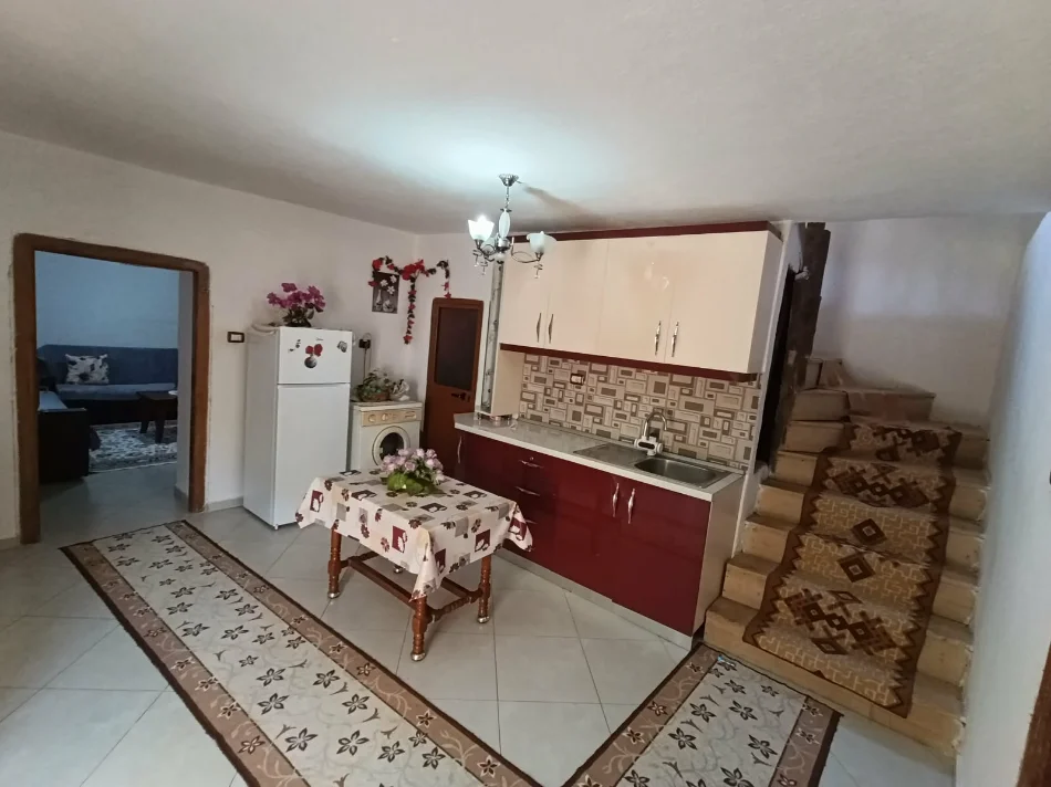 Pogradec, shitet apartament duplex 4+1+Aneks+Ballkon , 