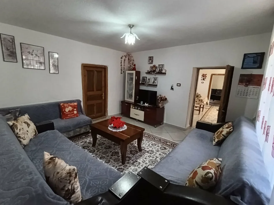 Pogradec, shitet apartament duplex 4+1+Aneks+Ballkon , 