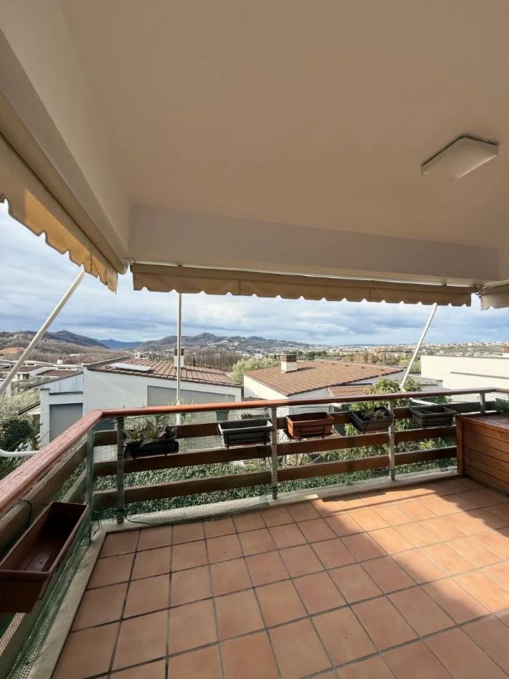 Tirane, jepet me qera apartament+verande | Penthouse 2+1+Ballkon Kati 2, 130 m² 1.300 € (Long Hill Residence)