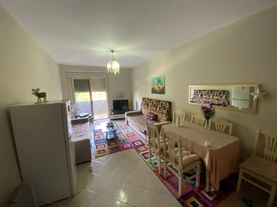 Tirane, jepet me qera apartament 1+1+Ballkon Kati 3, 65 m² 350 € (Apartament 1+1 me qira Fresk)