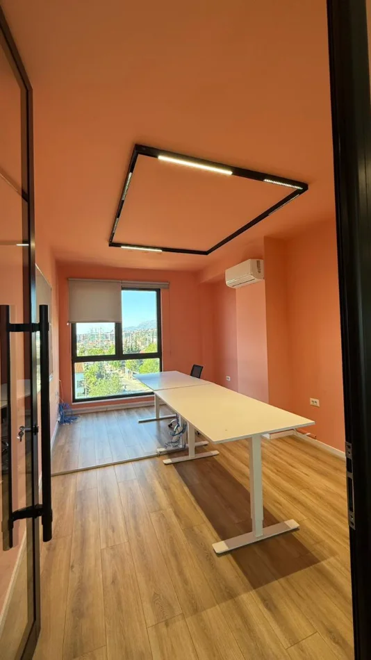 Tirane, jap me qera zyre , 260 m² 2.000 € (Bukevardi Ri,Rruga Jordan Misja)