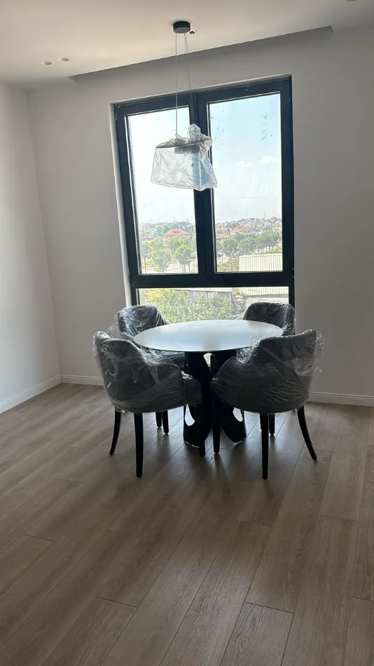 Tirane, jepet me qera apartament Kati 3, 65 m² 600 € (Bukevardi Ri,Rruga Jordan Misja)