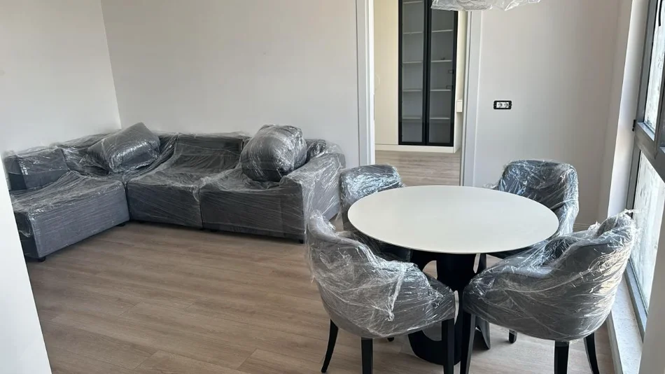 Tirane, jepet me qera apartament Kati 3, 65 m² 600 € (Bukevardi Ri,Rruga Jordan Misja)