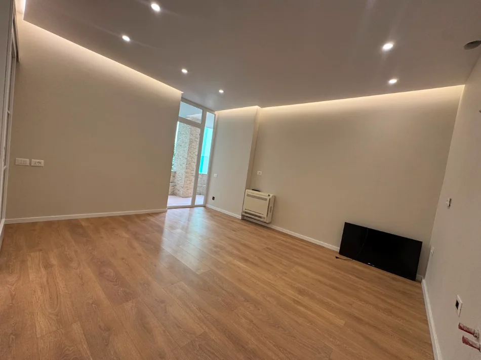 Tirane, shitet apartament 1+1 Kati 3, 44 m² 129.000 € 