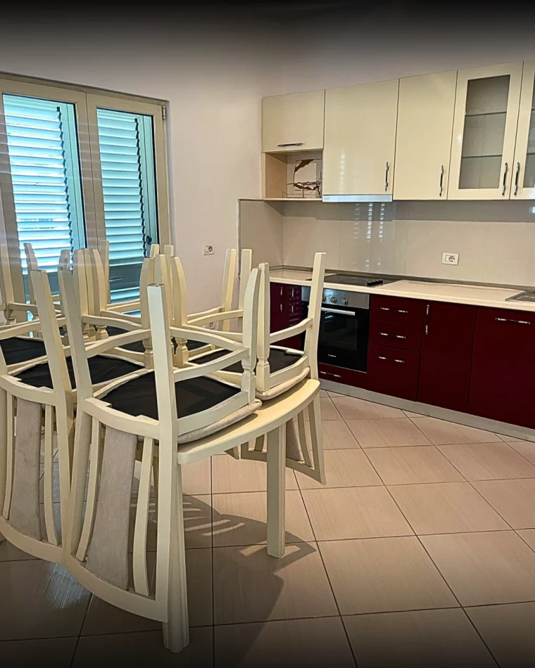 Tirane, jepet me qera apartament 2+1+Aneks+Ballkon Kati 2, 95 m² 400 € (Unaza e Re, perballe hotel Marinaj)