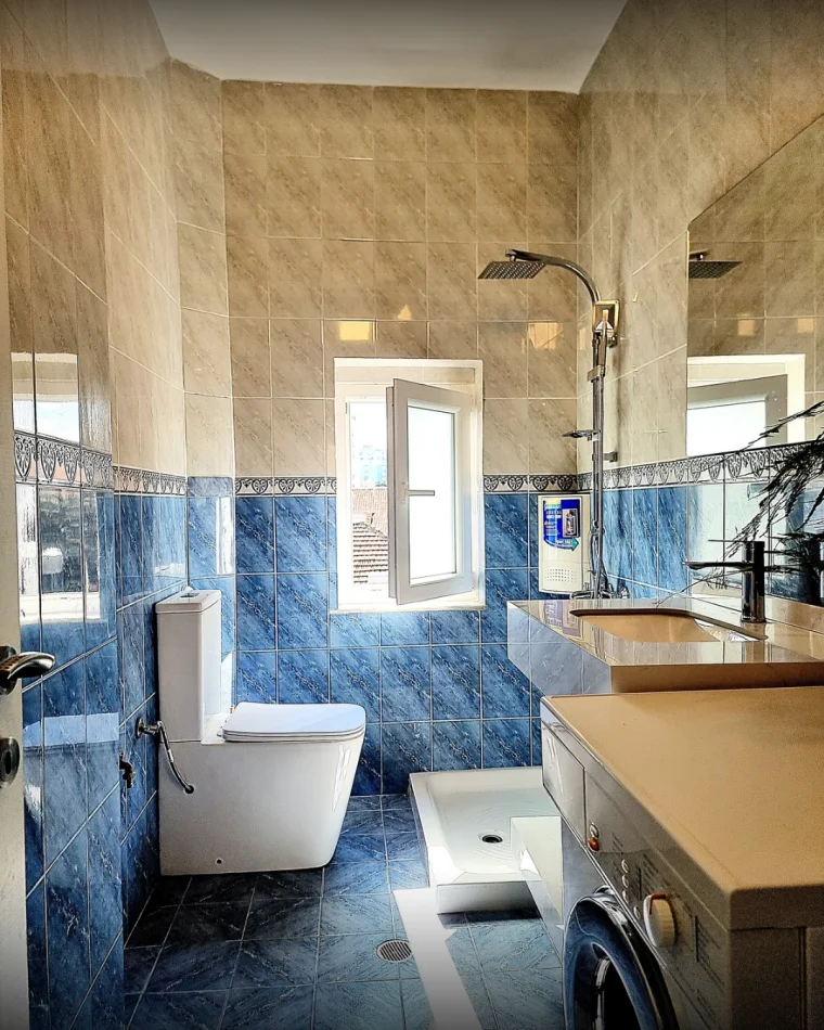 Tirane, jepet me qera apartament 2+1+Ballkon Kati 4, 72 m² 500 € (Kavajes)