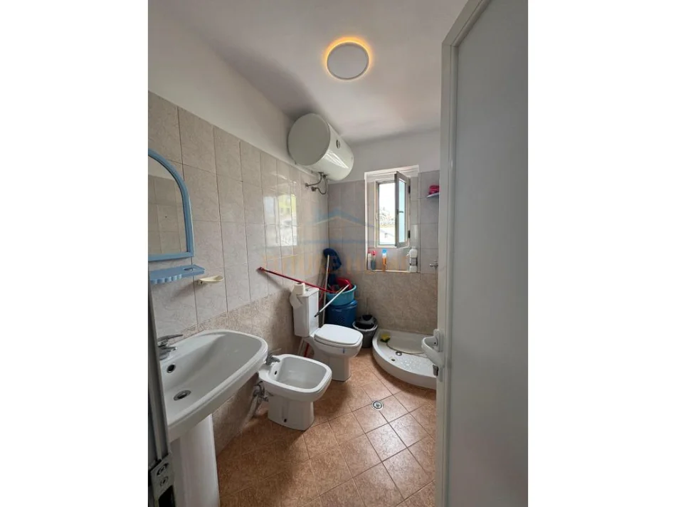 Tirane, jepet me qera apartament 1+1 Kati 5, 51 m² 700 € (SHESHI WILLSON)