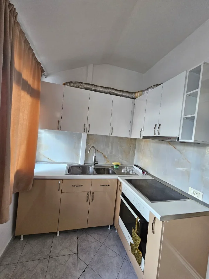 Tirane, jepet me qera apartament 2+1 Kati 2, 90 m² 550 € (DON BOSKO , Prane Spar)