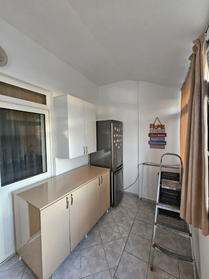 Tirane, jepet me qera apartament 2+1 Kati 2, 90 m² 550 € (DON BOSKO , Prane Spar)