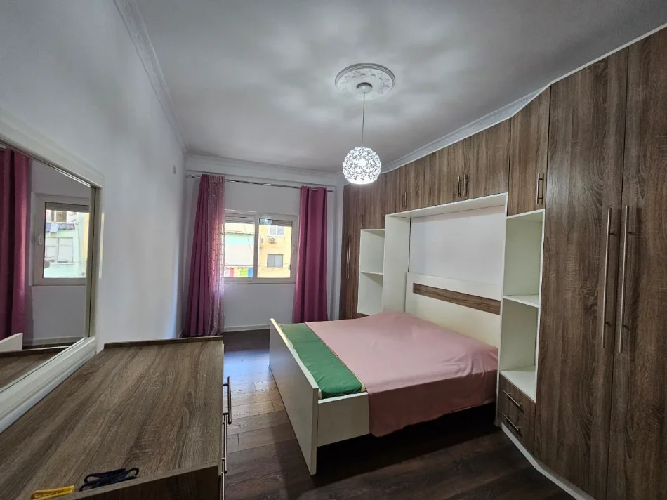 Tirane, jepet me qera apartament 2+1 Kati 2, 90 m² 550 € (DON BOSKO , Prane Spar)