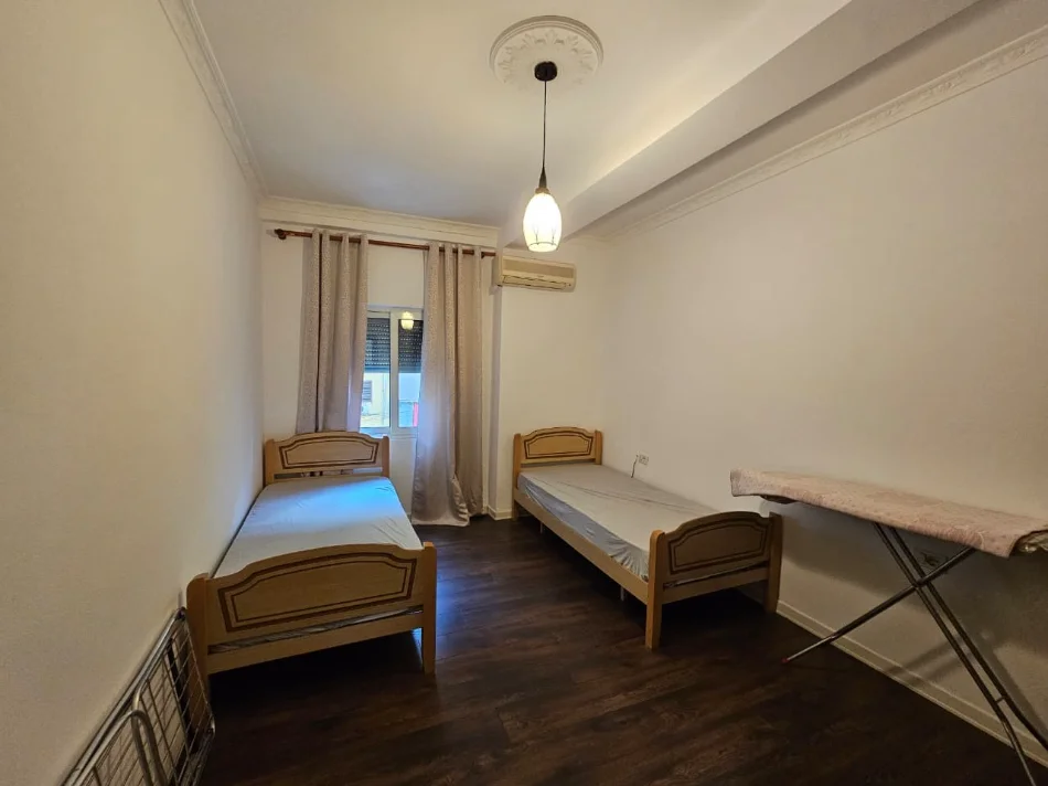 Tirane, jepet me qera apartament 2+1 Kati 2, 90 m² 550 € (DON BOSKO , Prane Spar)