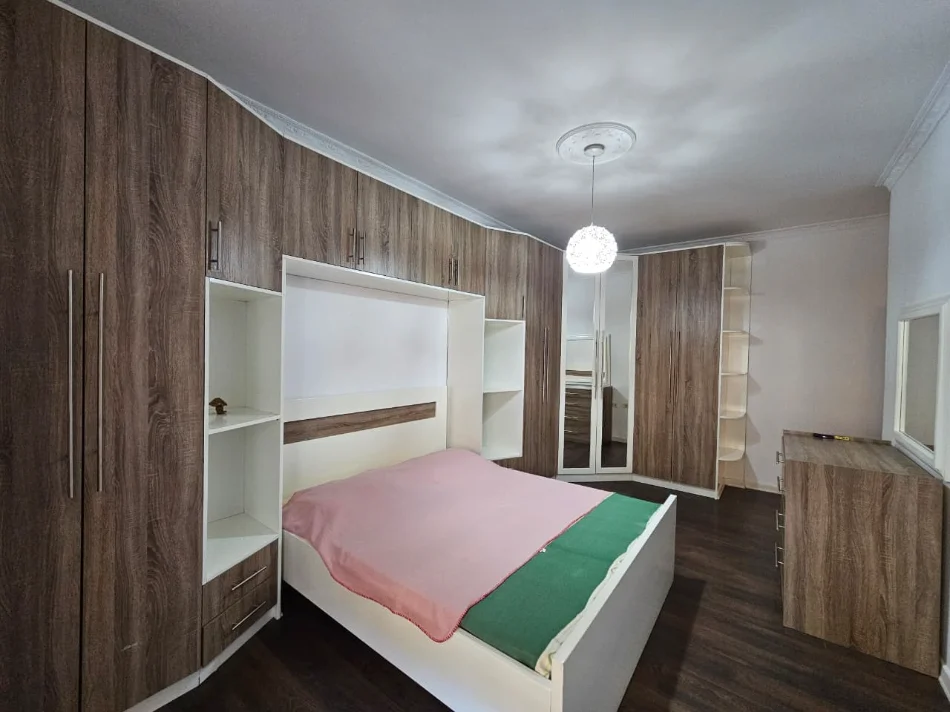 Tirane, jepet me qera apartament 2+1 Kati 2, 90 m² 550 € (DON BOSKO , Prane Spar)